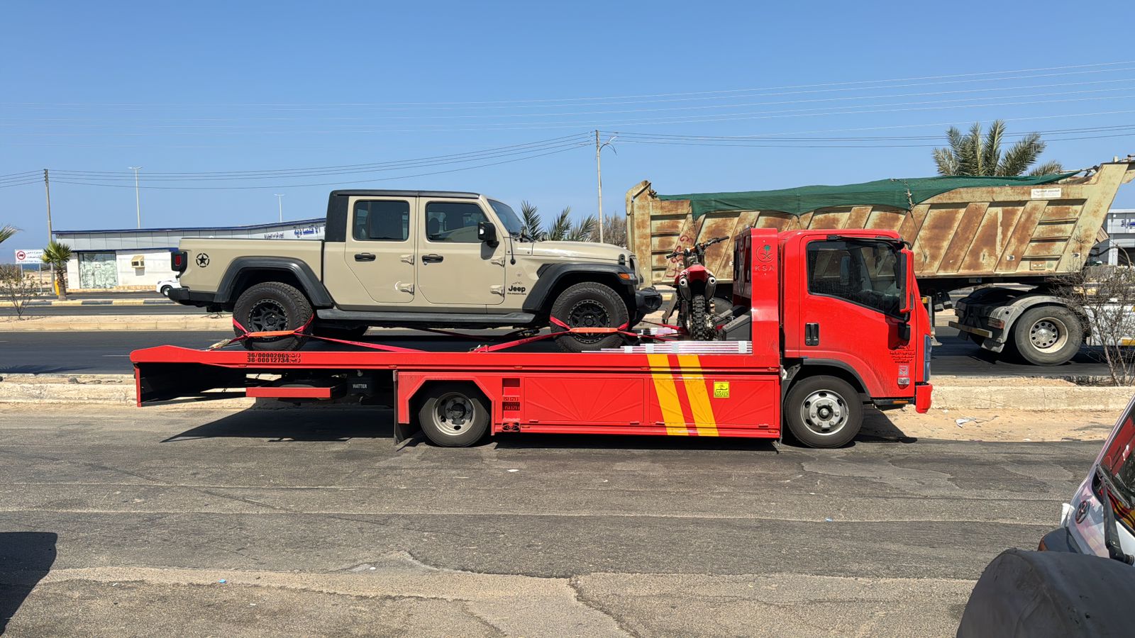 جيب جلادياتور - خدمة سطحة الخرج